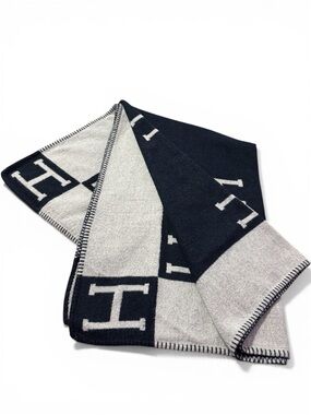 Hermès Avalon Throw Blanket Merino Wool+ Cashmere Blend Navy Ecru